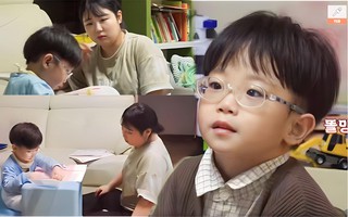 Đoạn đối thoại giữa 2 mẹ con khiến tất cả bật khóc, đằng sau đứa trẻ hiểu chuyện quá sớm là người mẹ vô tâm