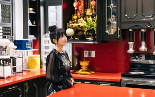 Đồ gia dụng trong bếp nhà Minh Nhựa: Ấm siêu tốc hơn 5 triệu, máy trộn bột gần 15 triệu đều cùng 1 thương hiệu