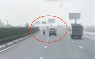 Thiếu niên 14 tuổi lái xe lạng lách trên cao tốc gây tai nạn, một người chết