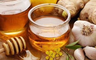 4 thực phẩm được ví như 'kháng sinh tự nhiên', có sẵn ở chợ Việt nhưng cần lưu ý khi sử dụng