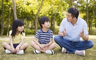 Ứng xử thế nào khi con tuổi teen tuyên bố 'mẹ không hiểu con chút nào hết'