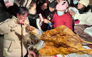 Món ăn "đắt giá" được tranh giành bởi sinh viên 3 trường đại học danh tiếng bậc nhất Trung Quốc: Không đặt trước thì chưa chắc mua nổi!