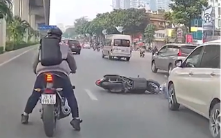Vụ thanh niên đi xe phân khối lớn gây tai nạn rồi bỏ đi: Công an Hà Nội thông báo tìm người chứng kiến