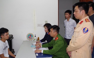 Bắt tài xế ô tô "thông chốt" kiểm tra nồng độ cồn, tông CSGT bị thương