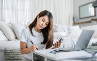 Trước khi tiêu tiền, hãy tự hỏi bản thân 5 câu hỏi sau để có thể điều chỉnh được tâm lý tiêu dùng đúng đắn