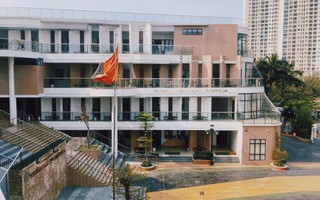 Ngôi trường cấp 1 công lập ở Hà Nội khiến nhiều phụ huynh đi qua phải ngỡ ngàng: To đẹp, bề thế quá!