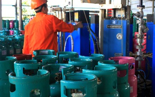 Giá gas tăng thêm hơn 60.000 đồng mỗi bình 12kg