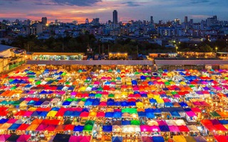 Cô gái người Việt ở Thái Lan chỉ lối đi khu chợ "chứa toàn sự đáng yêu", đi một vòng xong tan chảy trái tim
