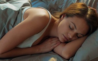 Phát hiện mới: Những người ngủ kiểu này sống lâu hơn tới 5 năm