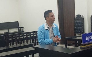 Đập phá, ném chất bẩn mộ ông ngoại của vợ để ép phải về sống chung