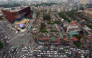 Di dời dân khỏi chung cư cũ nguy hiểm để bảo vệ tính mạng