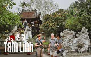 Ngôi chùa nổi tiếng ở Hà Nội từng xuất hiện trong sách giáo khoa, được ví như "sen nở trên nước"