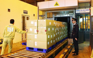 Xử lý nghiêm hành vi bao che, tiếp tay cho buôn lậu qua cảng hàng không