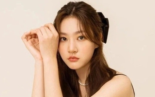 Kim Sae Ron bị “bóc” tham gia tiệc rượu với nam ca sĩ nổi tiếng, tụ tập rượu chè dù vừa gây tai nạn do say xỉn
