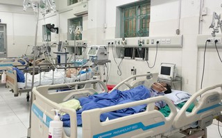 Cấp cứu nữ bệnh nhân uống nhiều rượu bị ngất xỉu khi liên hoan