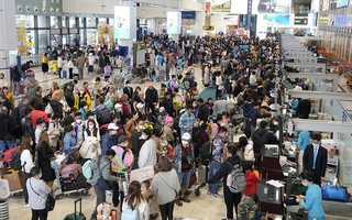 Nhiều đường bay hết sạch vé dịp 30/4