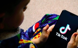“Cai nghiện” TikTok cho con trẻ cần giải pháp từ nhiều phía