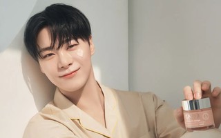 Nhìn Moonbin trong bộ ảnh quảng cáo cuối cùng mà nghẹn ngào, netizen vừa tiếc vừa xót cho chàng idol siêu tinh tế và tiềm năng