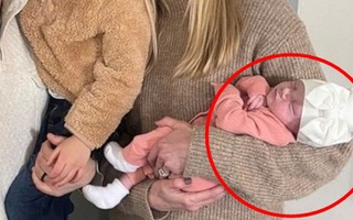 Bé gái được đại gia đình chào đón hoành tráng vì lý do đặc biệt sau 138 năm