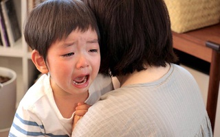 Có một kiểu nuôi dạy con ban đầu khiến cha mẹ, con cái hãnh diện, hậu quả về sau mới đáng sợ