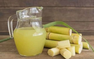 Nắng nóng uống nước mía cực tốt nhưng có 5 nhóm người dưới đây cần hạn chế