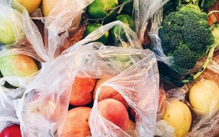 Dùng túi nilon đựng thực phẩm ảnh hưởng sức khoẻ thế nào?