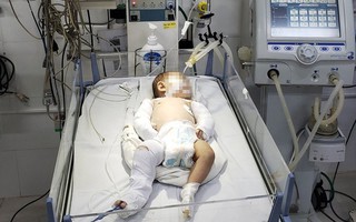 Đòn hành hạ dã man của kẻ bạo hành bé gái 3 tháng tuổi