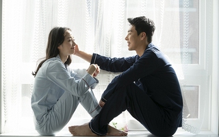Nghiên cứu cho thấy vợ chồng hạnh phúc thường làm việc này trước khi đi ngủ