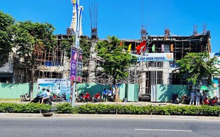 Vụ sập giàn giáo ở Đà Nẵng khiến 2 người chết: Một nạn nhân bị thương đang nguy kịch