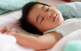 Ép con ngủ trưa có thực sự giúp bé cao lớn hơn?