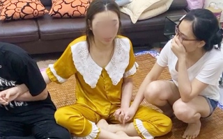 Bé gái 1 tháng tuổi ở Hà Nội bị bạo hành: Bảo mẫu thuê từ trung tâm giúp việc