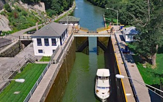 Mỹ: Lật tàu thủy du lịch ở ngoại ô New York khiến 11 người thương vong