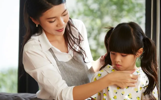 Không muốn sống với bố, con gái tôi bỏ nhà đi trong đêm