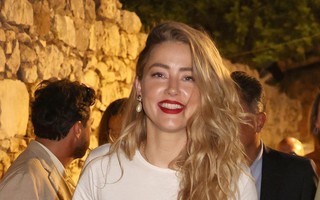 Amber Heard xuất hiện trước công chúng lần đầu kể từ khi thua kiện Johnny Depp