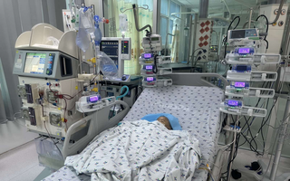 Nhiều trẻ sốc sốt xuất huyết nặng, biến chứng suy hô hấp, tổn thương đa cơ quan
