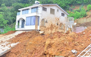 Cận cảnh vụ sạt lở kinh hoàng ở Đà Lạt, nhiều người bị vùi lấp