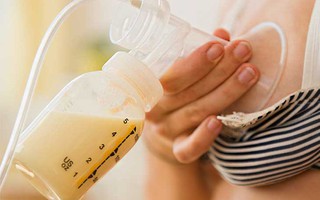"Dở khóc dở cười" chuyện xin sữa mẹ lung tung trên mạng