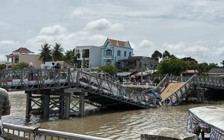 Cầu bị sập do chạy xe thử tải