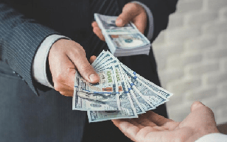 Tiền bạc không phải là thứ toàn năng, nhưng là phép thử lòng người: Người EQ cao có 3 cách khéo léo từ chối vay tiền