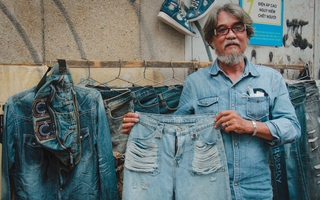Người đàn ông 30 năm miệt mài xé quần jeans