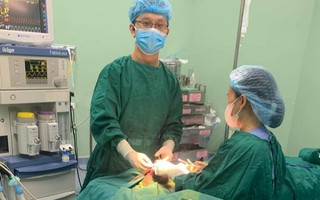 Bé trai 5 tuổi bị chó cắn nát vùng mặt