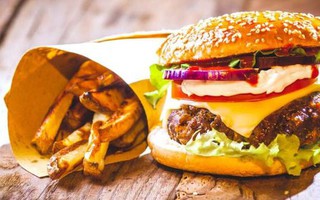 Có bệnh này mà ăn đồ ăn nhanh, coi chừng vài giờ sau đã gặp nguy