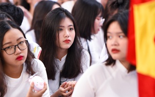 Những ngành học từng bị các TikToker cho là 'vô dụng' có điểm sàn ra sao?