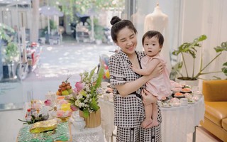 Mẹ GenZ thức đến 1 giờ sáng làm lễ thôi nôi, mong con có cuộc sống màu hồng