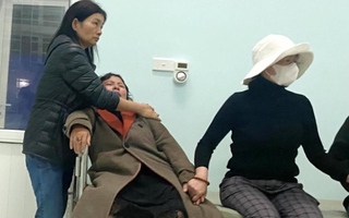Sạt lở trên đèo Bảo Lộc: Tiếng khóc xé lòng của những người con, người vợ trong đêm mưa