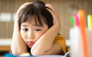 Trẻ tự ti có liên quan tới 3 hành vi của cha mẹ