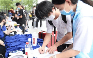 Tân sinh viên cần cảnh giác 3 điều