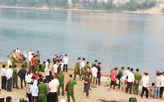 Cứu vợ và con bị đuối nước, Trưởng Phòng Nội vụ ở Quảng Bình tử vong trên sông Gianh