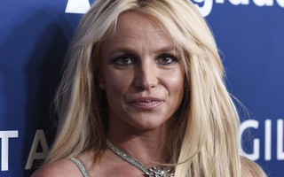 Britney Spears suy sụp trước những tuyên bố của chồng cũ, thuê luật sư quyền lực làm đại diện