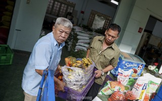 Một ngày làm việc của "anh nuôi" muông thú 30 năm qua ở Thảo Cầm Viên